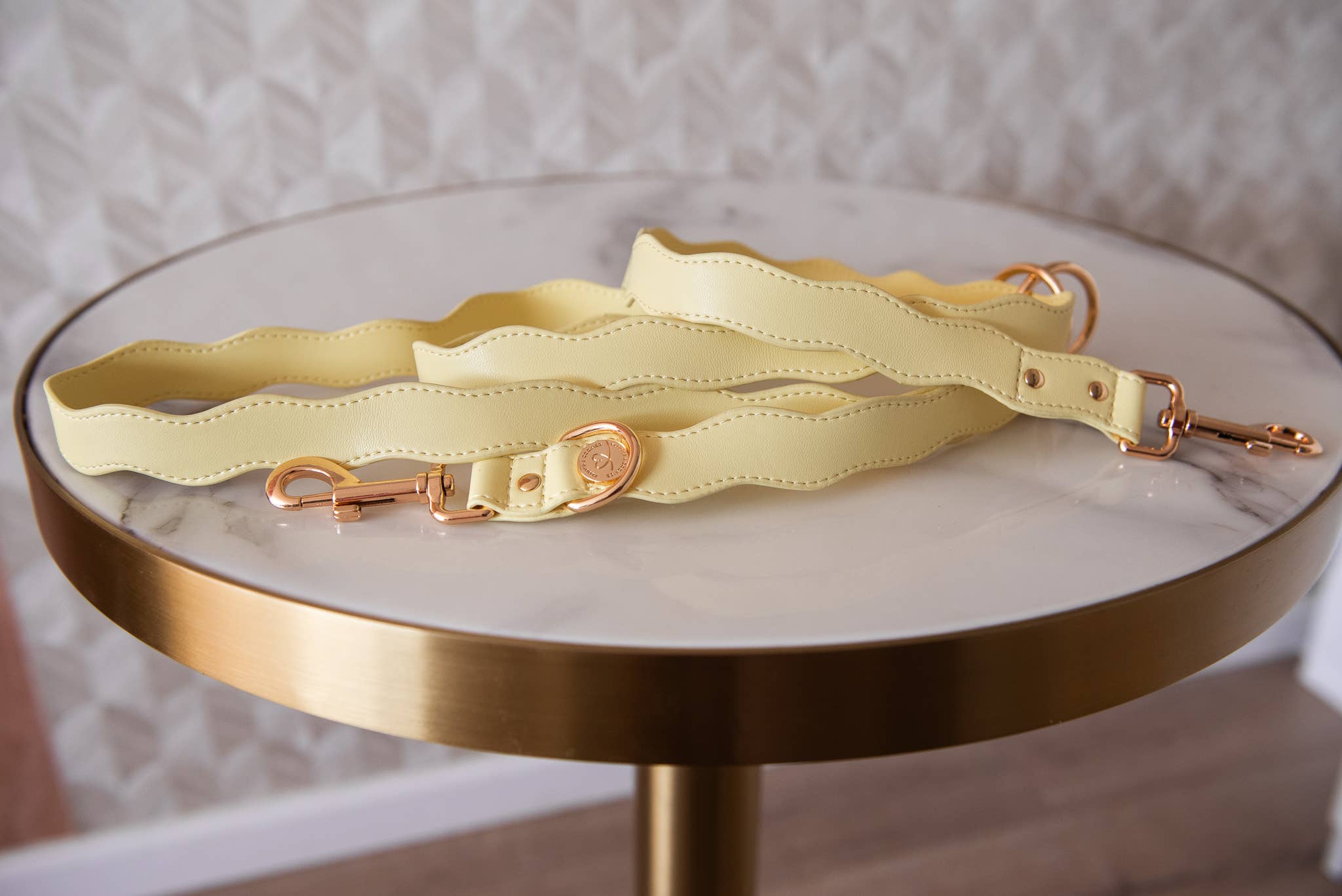 brīvroku pavada ''Wavy Lilo'' - Pasteļdzeltena