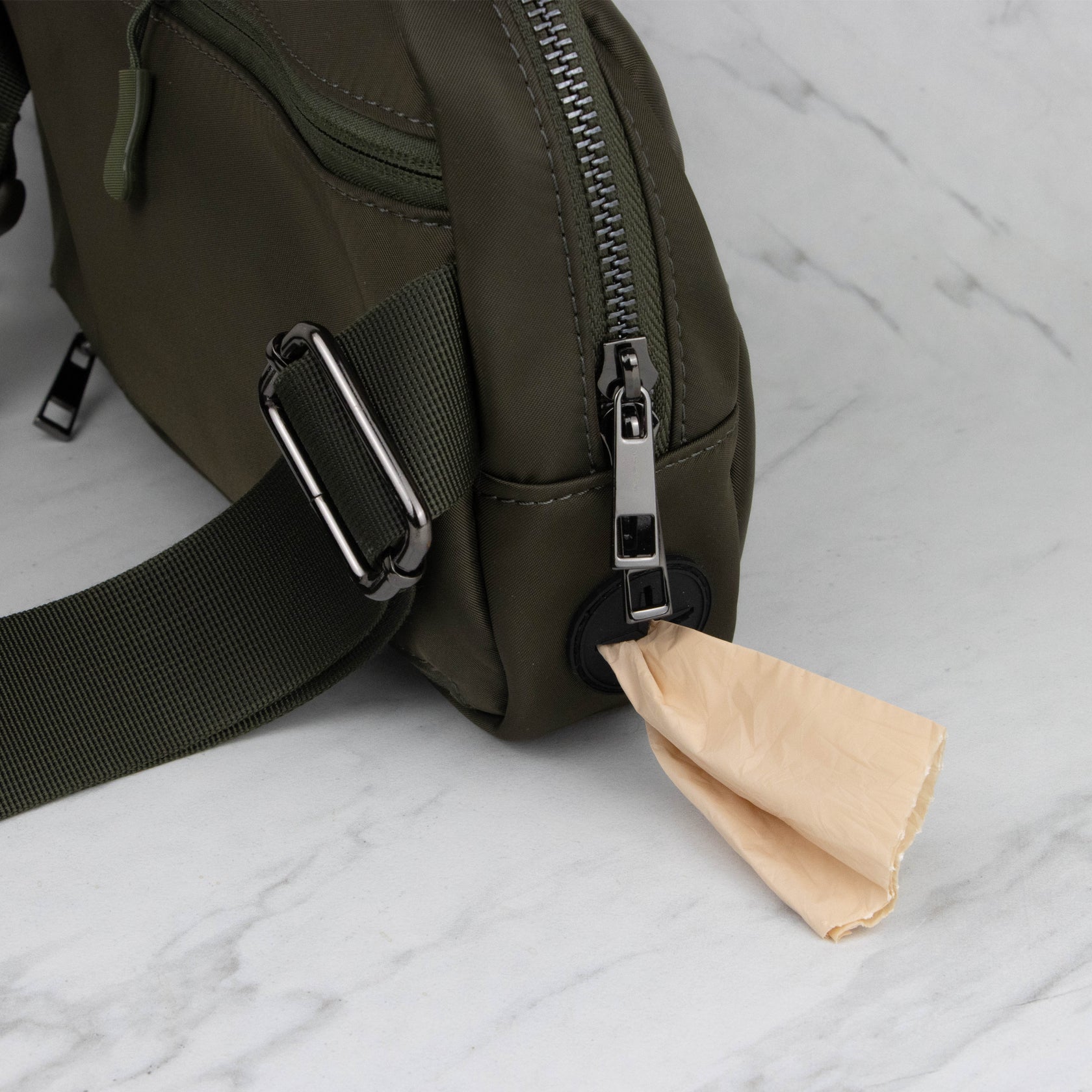 Stepēta pastaigu soma (tumši zaļa)